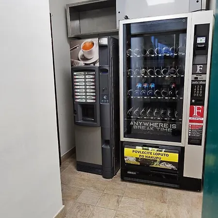 דירה Fazarinc With Parking, Wellness And Store In The Center Of צליה