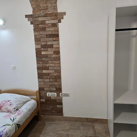 Fazarinc S Parkiriscem Apartment Celje