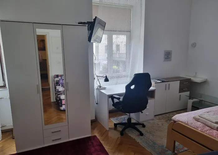 Apartament Fazarinc With Parking, Wellness And Store In The Center Of