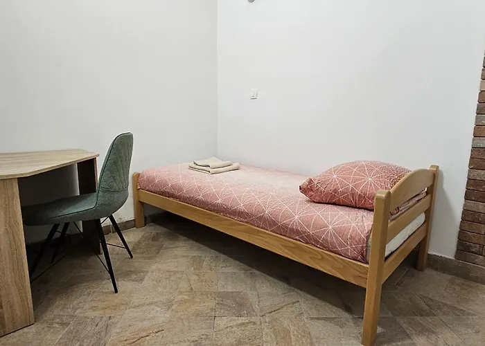 Apartament Fazarinc With Parking, Wellness And Store In The Center Of