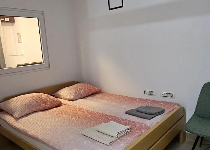 Appartamento Fazarinc With Parking, Wellness And Store In The Center Of