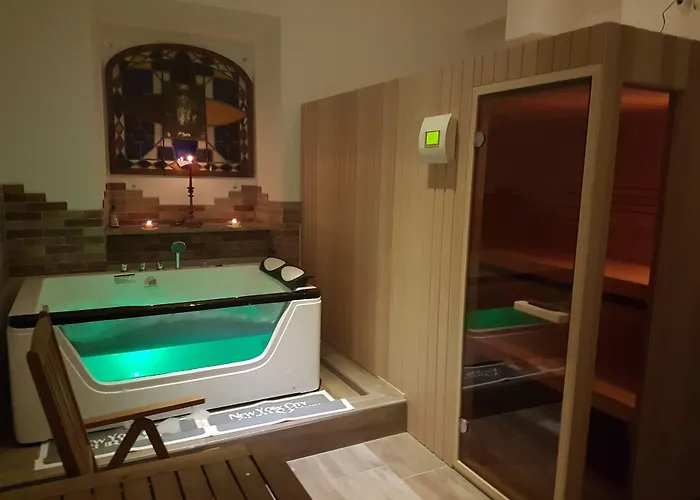 アパート Fazarinc With Parking, Wellness And Store In The Center Of ツェリェ