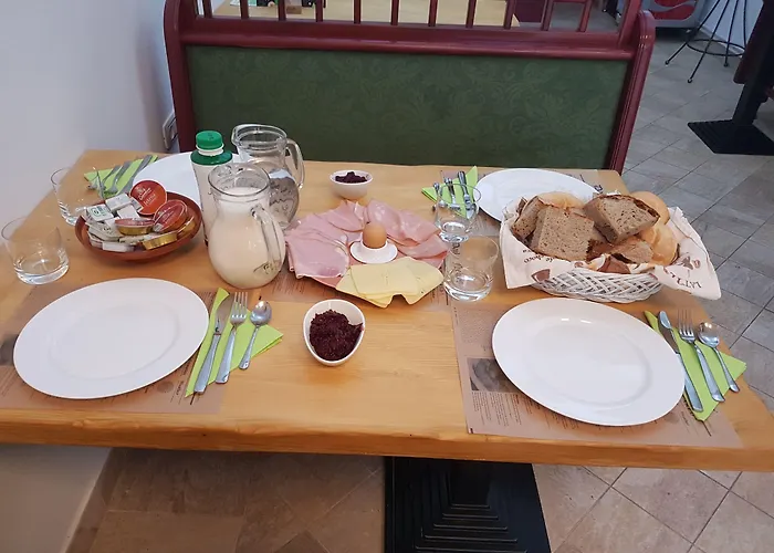 Fazarinc With Parking, Wellness And Store In The Center Of アパート ツェリェ