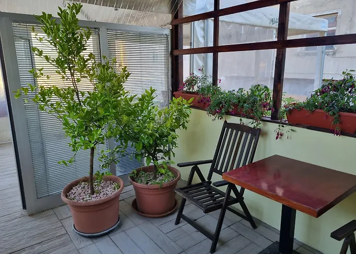 Fazarinc With Parking, Wellness And Store In The Center Of アパート ツェリェ