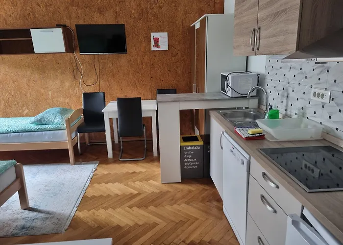 Appartamento Fazarinc With Parking, Wellness And Store In The Center Of